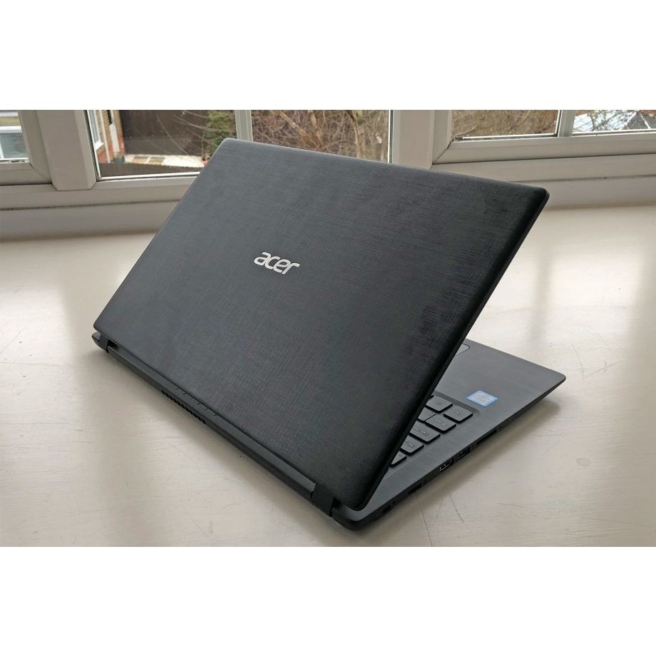 Acer A315-41-R8TH Notebook 15,6" AMD-2200U Ram 8 GB SSD 256 GB Nero NX.GY9ET.021