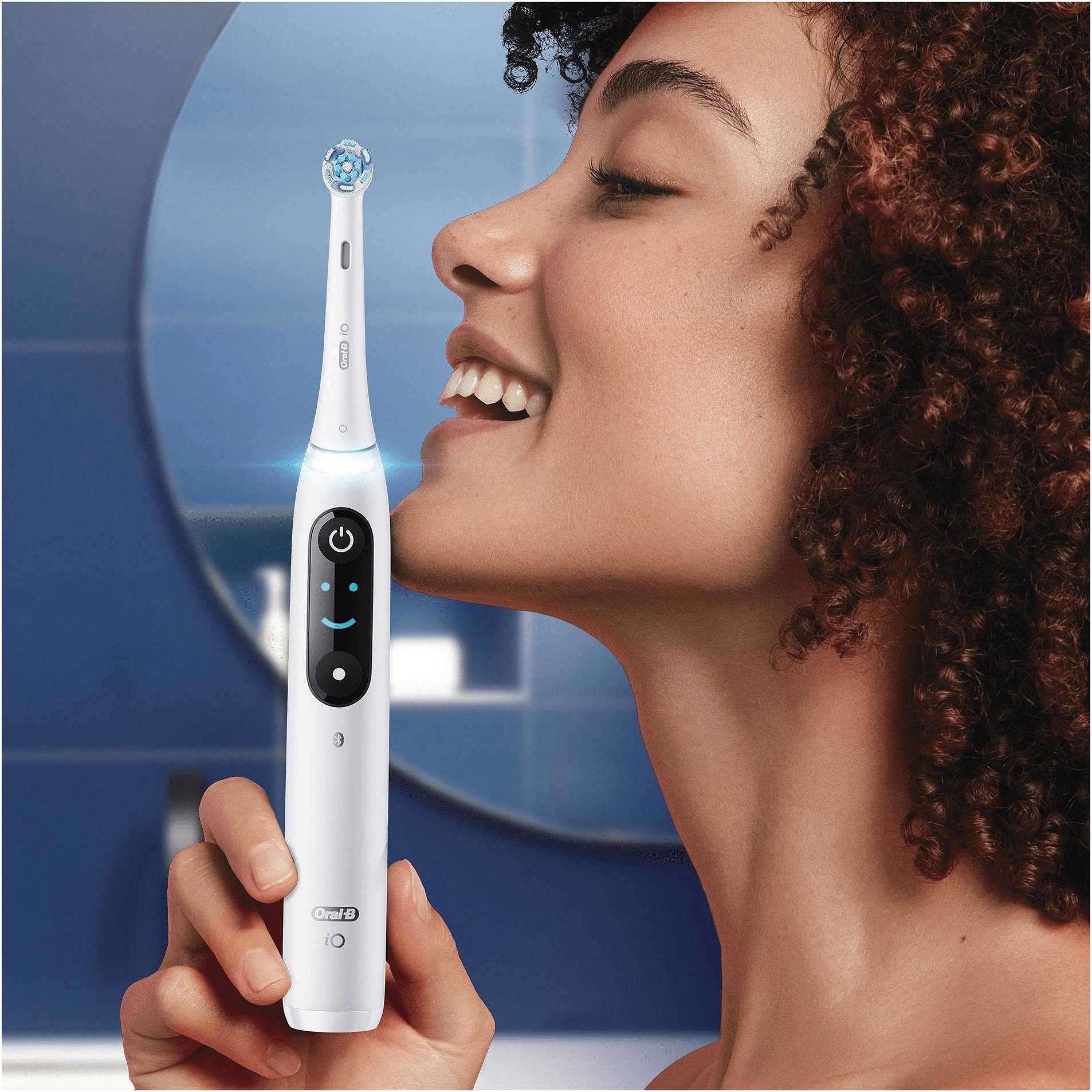 Braun Oral-B Io9n Spazzolino Elettrico con display colore bianco - Cura  Corpo igiene orale - ClickForShop