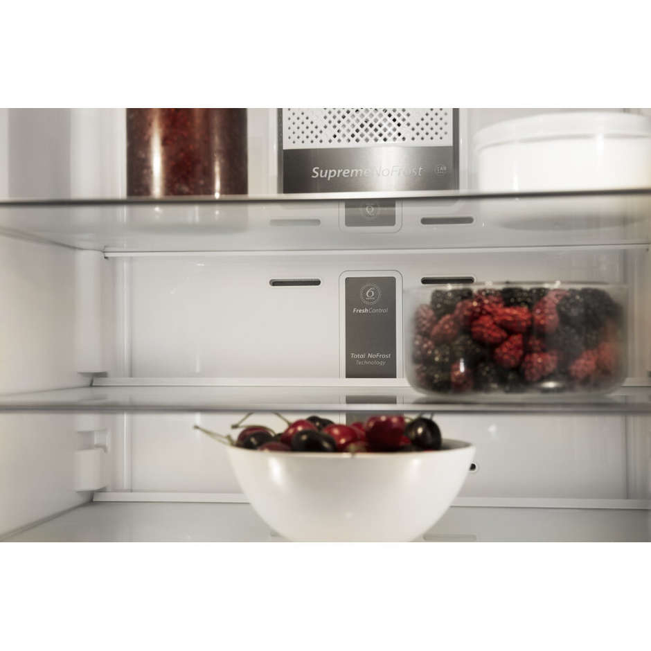 BSNF 9582 OX Whirlpool frigorifero combinato 325 litri classe A++ Total NoFrost inox