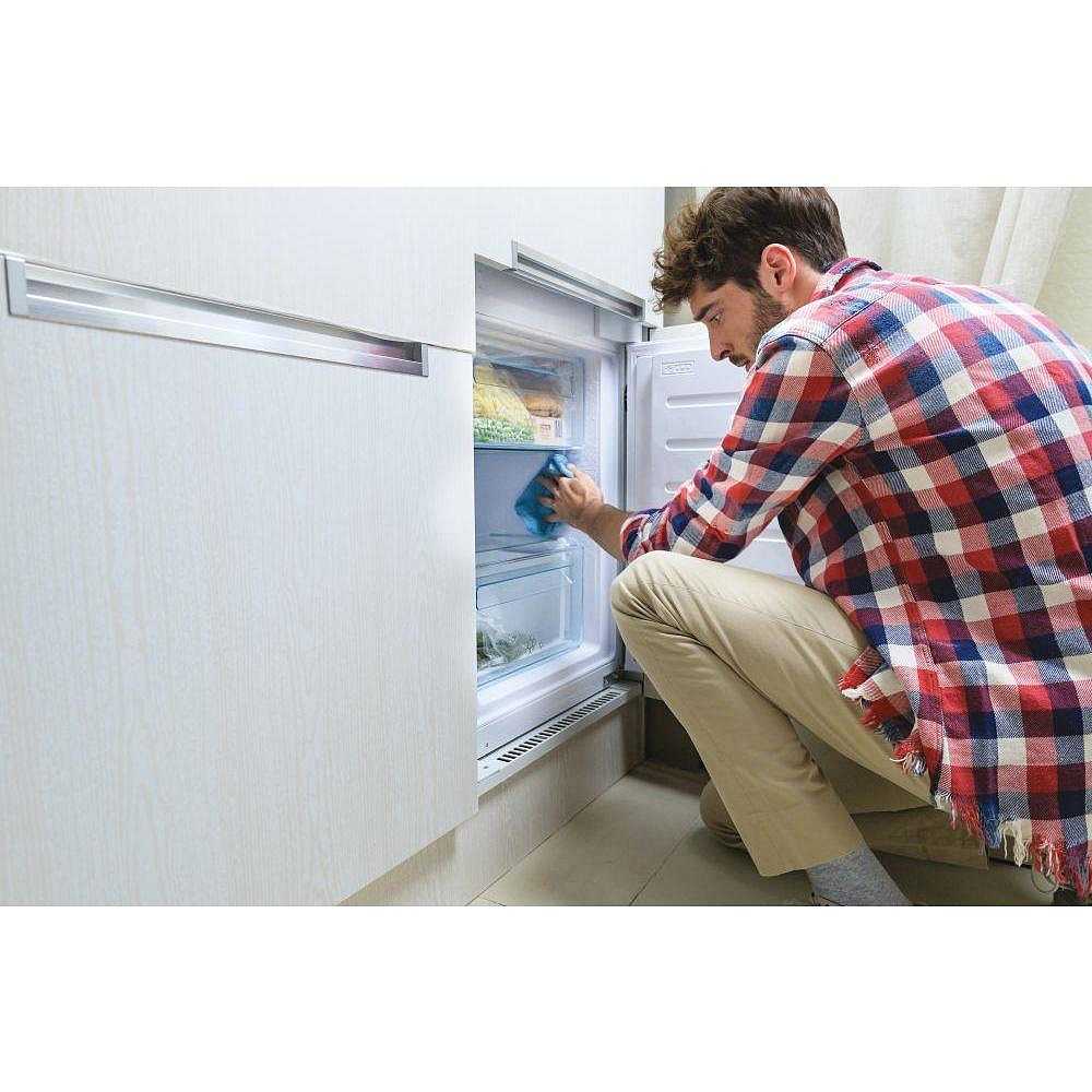 Corbero - Congelatore verticale 274L | CCVH18524NFX | No Frost | Inverter | Display a porta | Luce LED | Crisper XXL e Rimovibile | Pizza Box | Maniglia Easy Open | Silver Trim | 39 Db | E. Energetica