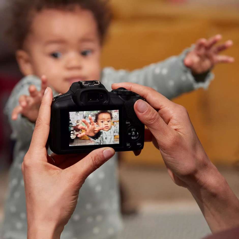 CANON EOSR100BK+ Fotocamera Mirrorless Digitale ad Obiettivi Intercambiabili Colore Black