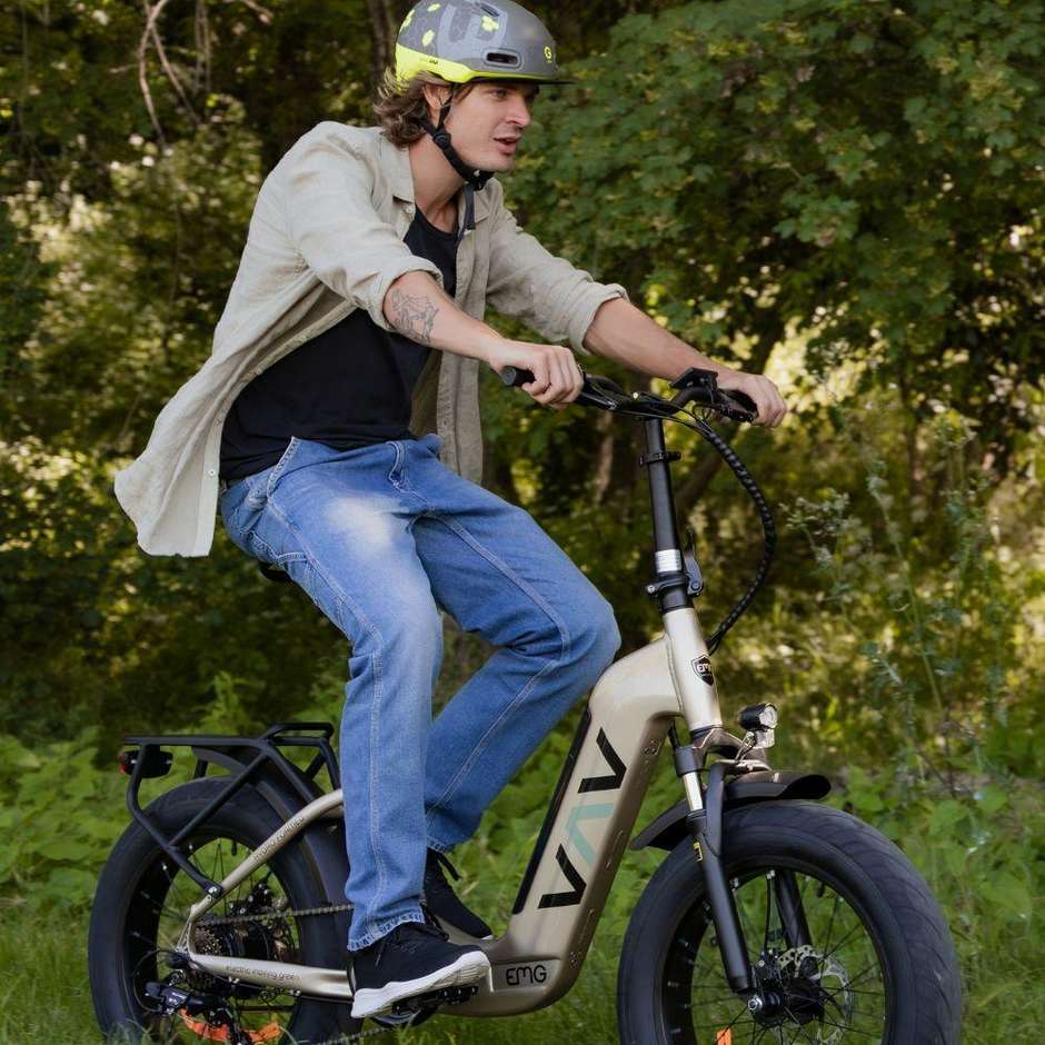 EMG Bomber V 20FBV16 fat e-bike pieghevole Pearl Beige, 20 pollici