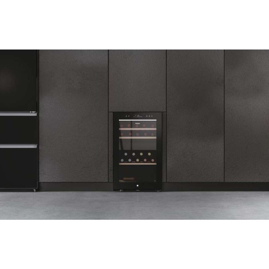 Haier Wine Bank 50 HWS42GDAU1 Cantinetta Vino Doppia Zona 42 Bottiglie Ripiani Legno Nero