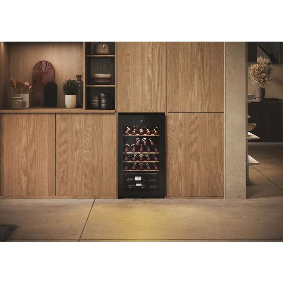 Haier Wine Bank 50 Serie 3 HWS34GGH1 Cantinetta Vino 34 Bottiglie Ripiani in Legno Nero