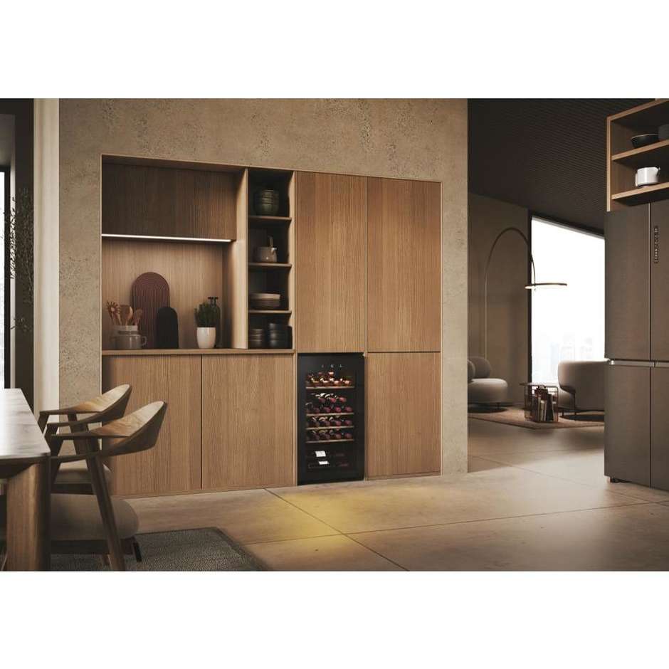 Haier Wine Bank 50 Serie 3 HWS34GGH1 Cantinetta Vino 34 Bottiglie Ripiani in Legno Nero