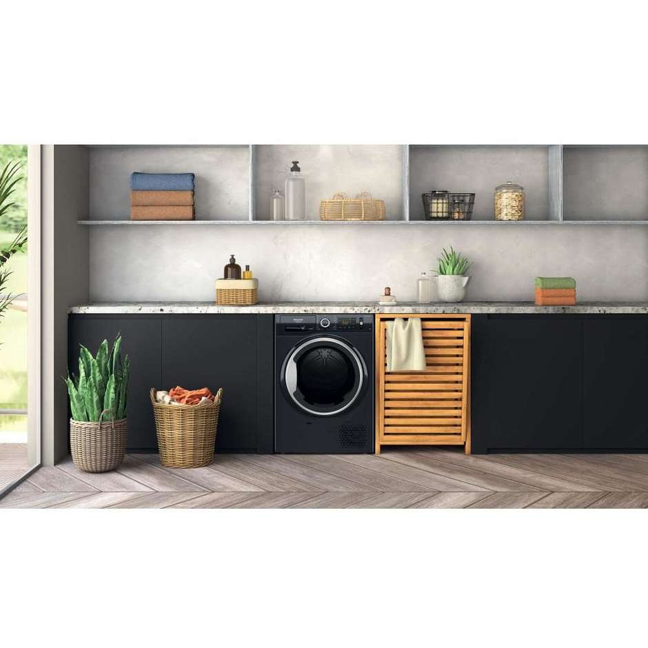 Hotpoint Ariston NTSM1193 Asciugatrice a pompa di calore Capacita 9 Kg Classe A+++ Colore Nero