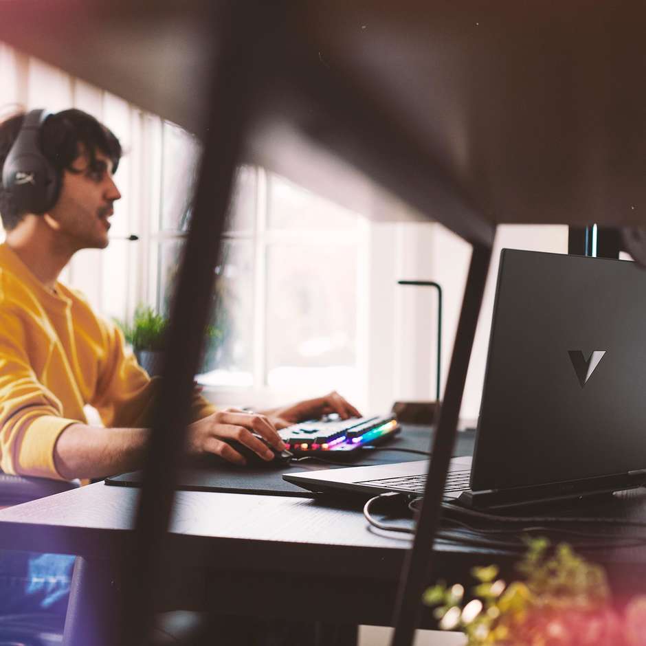 HP 15-FA1038NL Victus Gaming Notebook 15.6" Full HD Ram 16 GB Memoria 512 GB Windows 11 Home Colore Nero