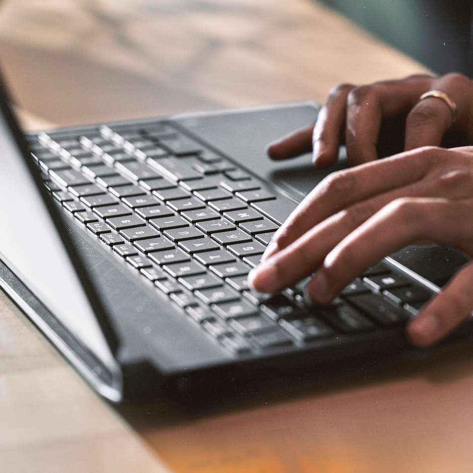 HP 15-FA1038NL Victus Gaming Notebook 15.6" Full HD Ram 16 GB Memoria 512 GB Windows 11 Home Colore Nero