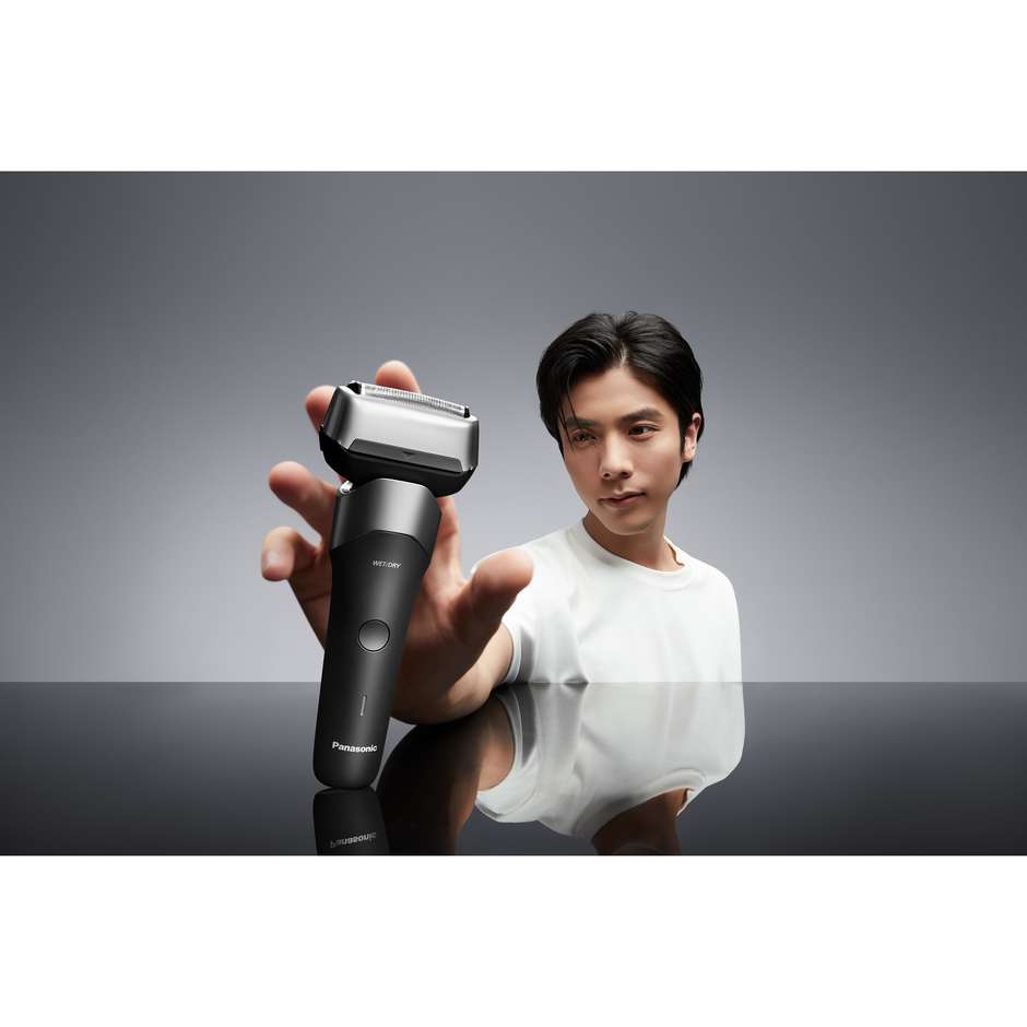 Panasonic ES-RM3FXK503 rasoio Wet & Dry a 3 lame con ricarica USB-C
