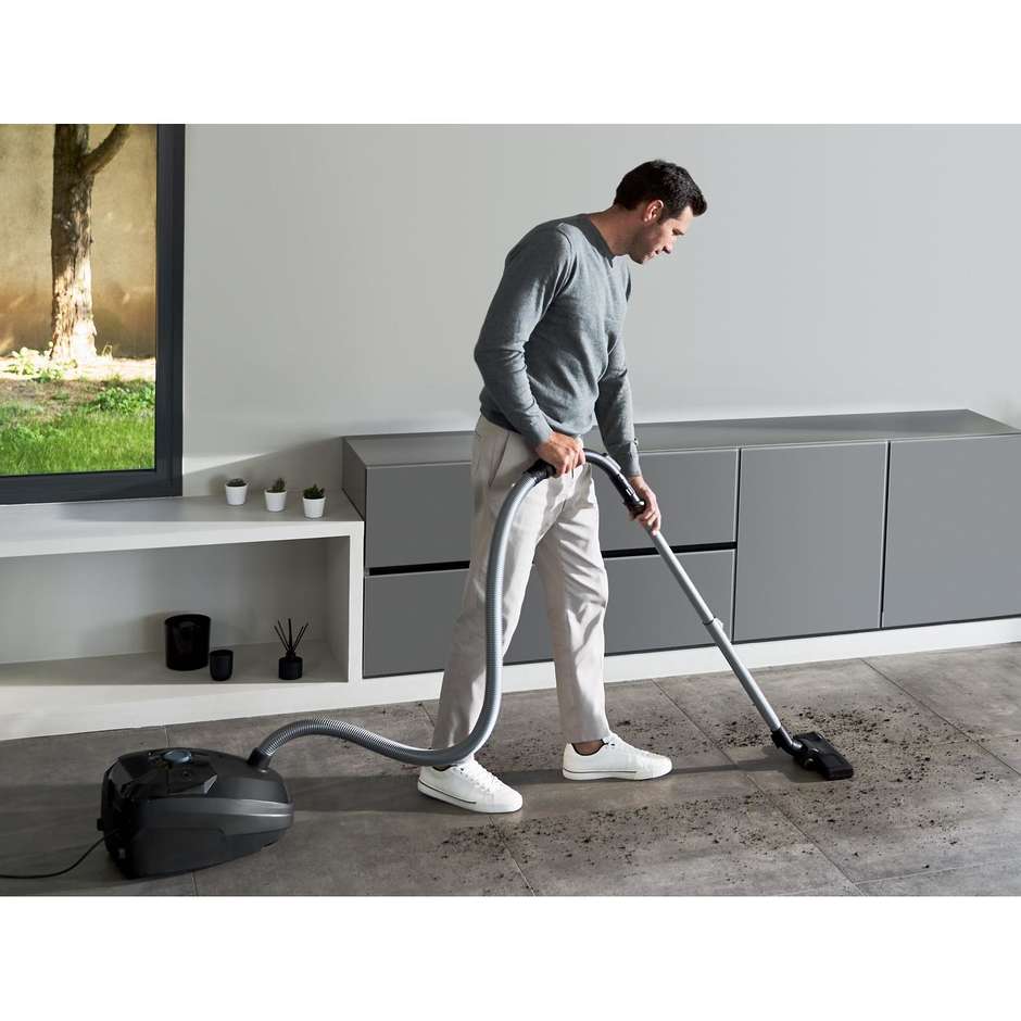 Rowenta RO4931 Aspirapolvere a Traino a Cilindro con Sacco, 900 W, 4,5 L, Filtro HEPA, Nero