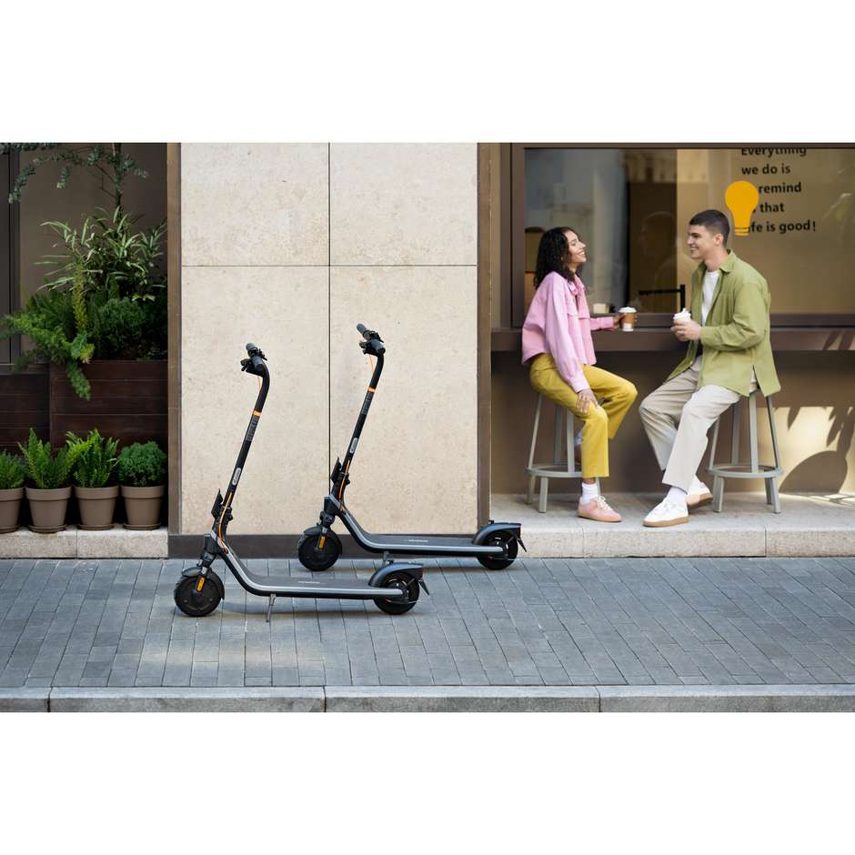 Segway E2 PLUS Monopattino Ruote 8" Velocita max 25 km/h Autonomia 25 Km Colore Nero