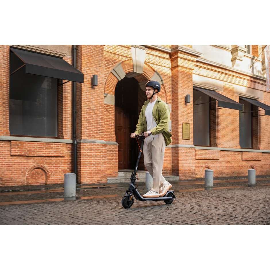 Segway E2 PLUS Monopattino Ruote 8" Velocita max 25 km/h Autonomia 25 Km Colore Nero