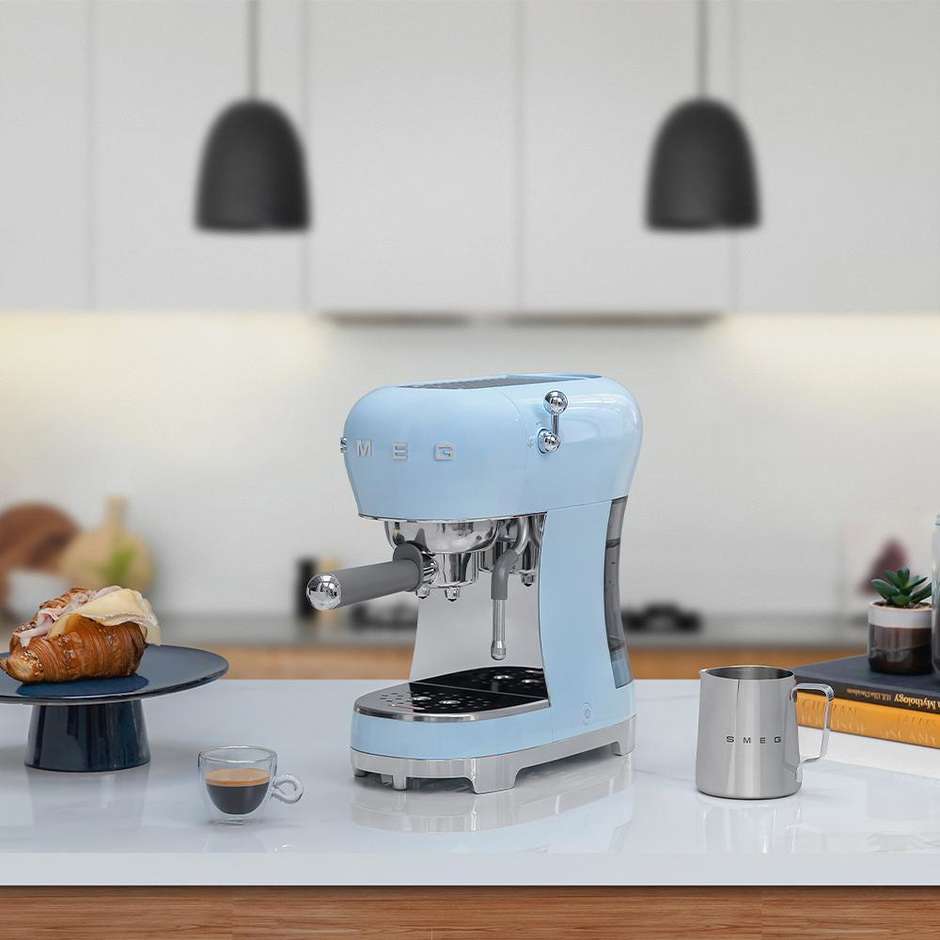 Smeg ECF02PBEU Macchina da Caffè Espresso Manuale Serbatoio Acqua 1 Lt Potenza 1350 W Colore Azzurro