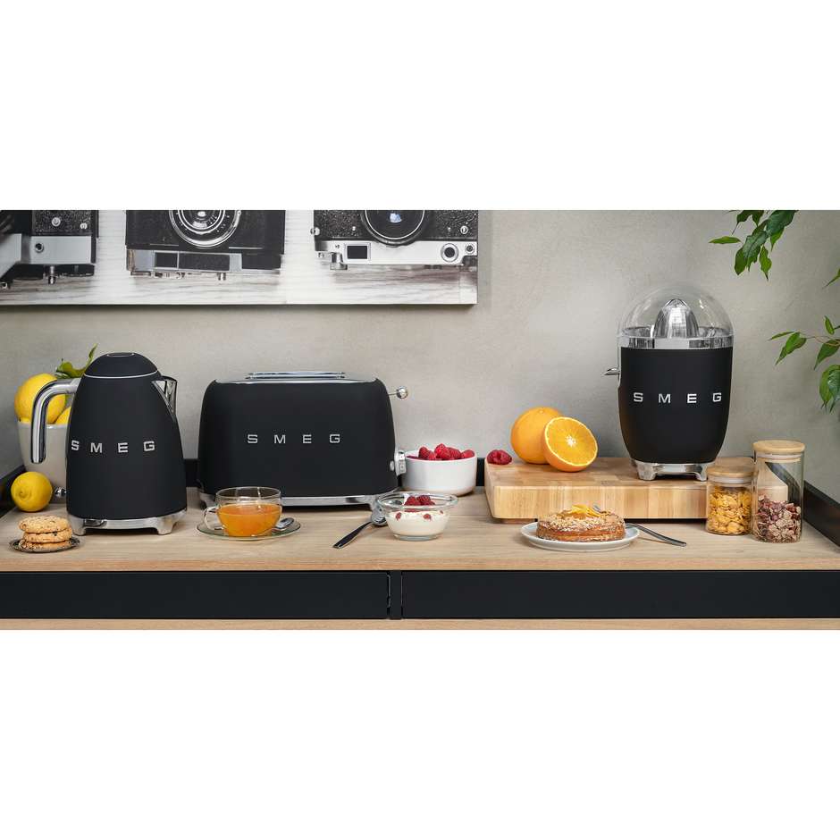 Smeg KLF03BLMEU Bollitore Elettrico Capacita 1.7 Lt Base Antiscivolo e Avvolgicavo Integrato Potenza 2400 W Colore Nero