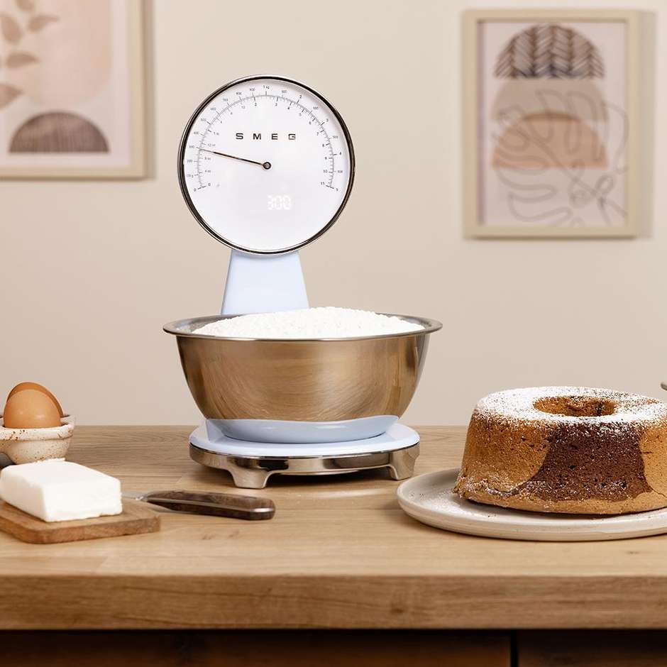 Smeg KSF01PBWW Bilancia da Cucina Elettronica Anni '50 Quadrante Analogico LCD Ciotola Inox 1.8 L Azzurro Pastello