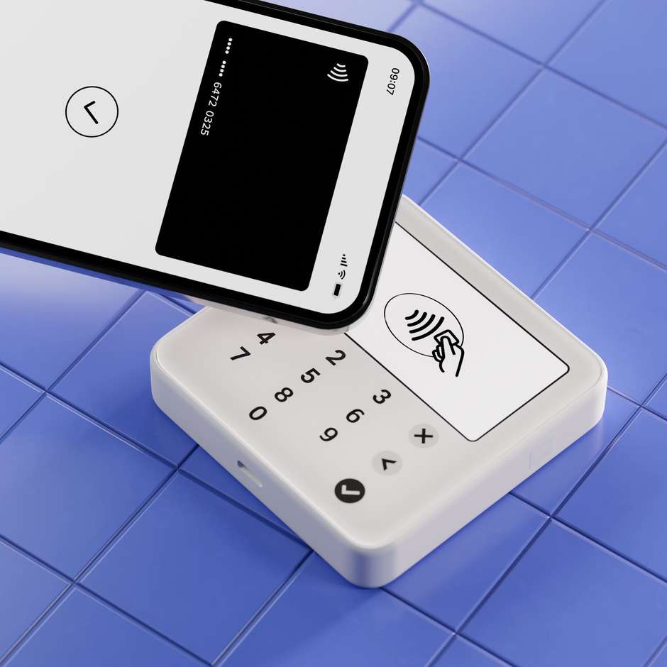 SumUp Solo Lite Bundle POS Mobile Contactless con Base di Ricarica da Banco Bianco BUN-SUL-003