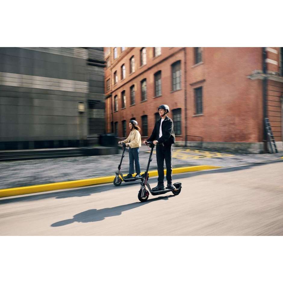 TCL NINEBOT F3 E Monopattino elettrico 10" autonomia max 70km velocita 25km/h Colore Nero, Grigio e Rosso